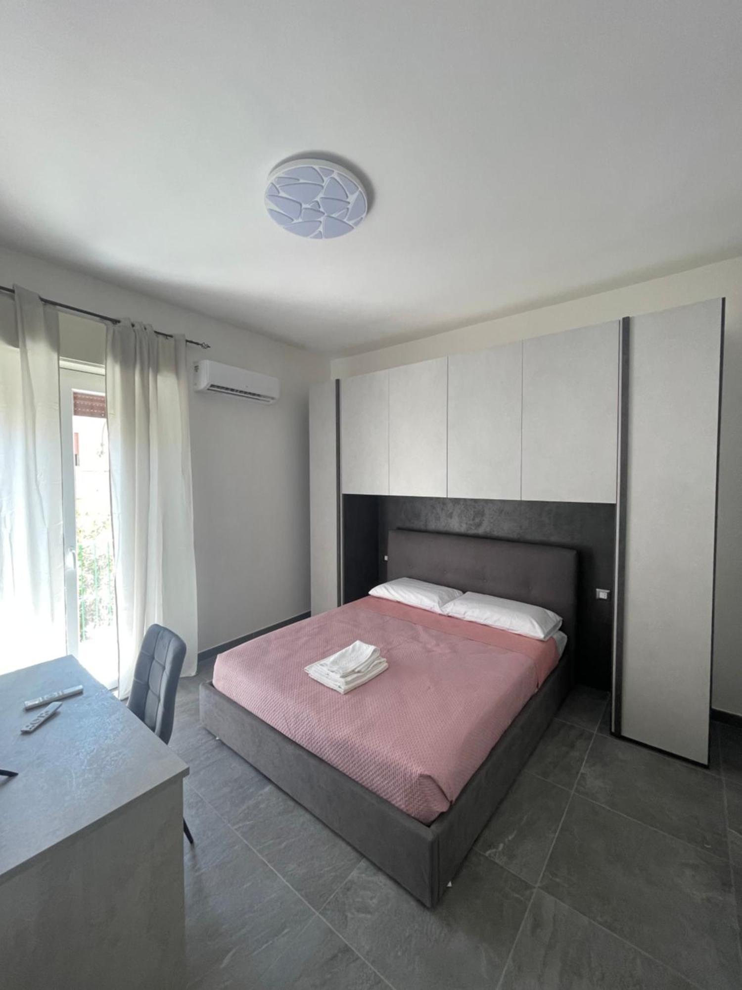 Leos Rooms كالتانيسيتا المظهر الخارجي الصورة