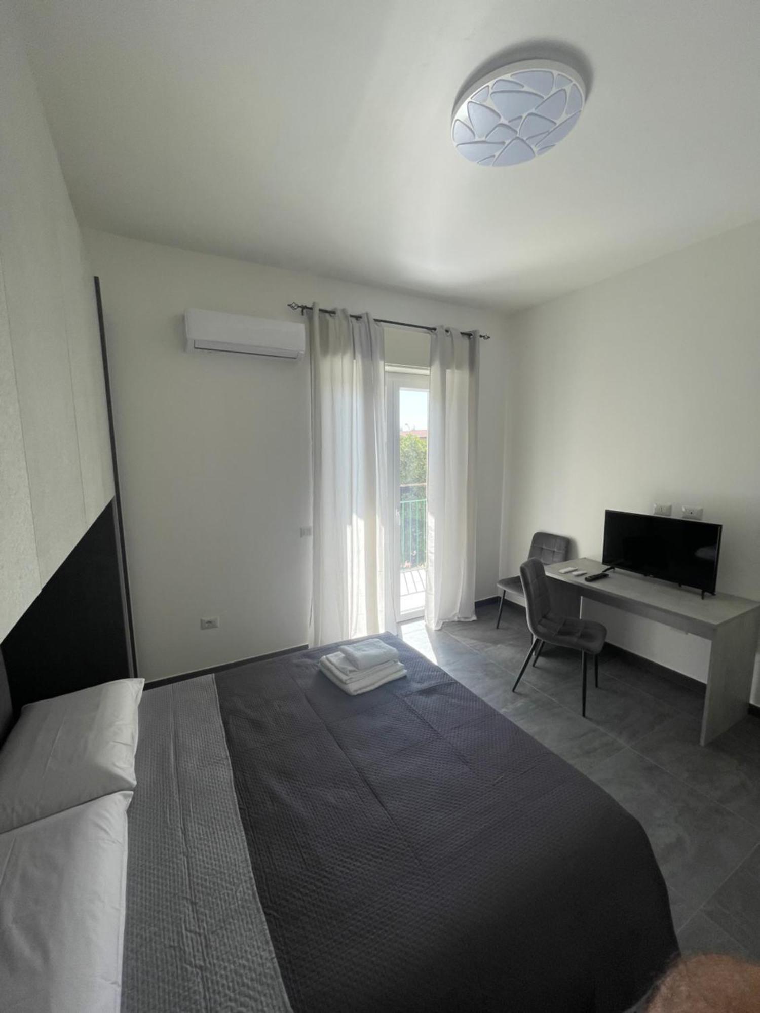 Leos Rooms كالتانيسيتا المظهر الخارجي الصورة